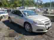 ✅ 2013 Chevrolet Malibu LS • VIN: 1G11A5SA7DF312770 • Lot: 81476915. Wystawiony na Copart z przebiegiem Nie podano mil. Skorzystaj z bezpłatnego archiwum sprzedaży aukcyjnych z USA i zobacz szczegółowy raport historii pojazdu na DreamBid. Zdjęcie 4.