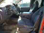 2009 Chevrolet Silverado 1500 LT z VIN 2GCEC29C991100623, wystawiony jako Copart lot #50390165 z przebiegiem 383 918 mil mil oraz Czysty tytuł • Clean title. Historia ofert i sprzedaży dostępna na DreamBid. Obrazek 7.