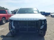 ✅ 2023 Jeep Wagoneer Series III • VIN: 1C4SJSDP4PS503179 • Lot: 41780440. Wystawiony na IAAI z przebiegiem 12 565 mil. Bezpłatny archiwum sprzedaży aukcyjnych z USA i szczegółowy raport historii pojazdu na DreamBid. Zdjęcie 13.