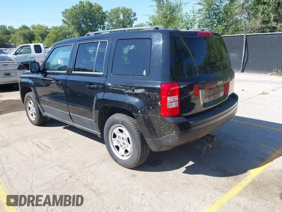 ✅ 2017 Jeep Patriot 75th Anniversary • VIN: 1C4NJPBB0HD102106 • Лот: 43091539. Опубликован ранее на IAAI с пробегом 253 797 миль. Бесплатный доступ к архиву аукционных продаж из США и подробный отчёт об истории автомобиля на DreamBid. Изображение 3.