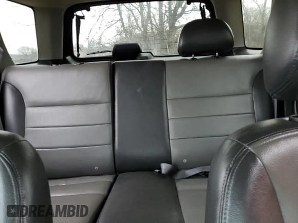 ✅ 2004 Ford Escape XLT • VIN: 1FMCU93164DA18796 • Lot: 52698785. Wystawiony na Copart z przebiegiem 208 287 mil. Bezpłatny archiwum sprzedaży aukcyjnych z USA i szczegółowy raport historii pojazdu na DreamBid. Zdjęcie 10.