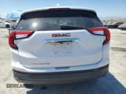 ✅ 2022 GMC Terrain SLE • VIN: 3GKALMEV0NL212211 • Lot: 63239505. Wystawiony na Copart z przebiegiem 72 859 mil. Bezpłatny archiwum sprzedaży aukcyjnych z USA i szczegółowy raport historii pojazdu na DreamBid. Zdjęcie 6.