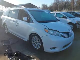 ✅ 2012 Toyota Sienna XLE • VIN: 5TDDK3DCXCS032344 • Lot: 41205400. Wystawiony na IAAI z przebiegiem 105 274 mil. Bezpłatny archiwum sprzedaży aukcyjnych z USA i szczegółowy raport historii pojazdu na DreamBid. Zdjęcie 1.