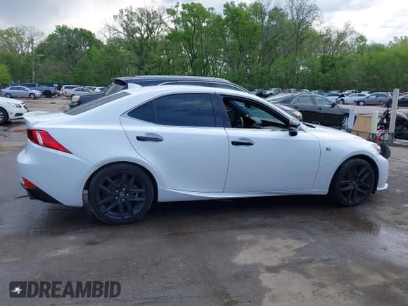 ✅ 2015 Lexus IS 250 • VIN: JTHCF1D23F5022646 • Лот: 42076515. Опубликован ранее на IAAI с пробегом 168 844 миль. Бесплатный доступ к архиву аукционных продаж из США и подробный отчёт об истории автомобиля на DreamBid. Изображение 13.