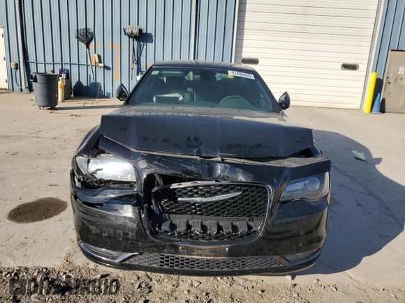 ✅ 2016 Chrysler 300 S • VIN: 2C3CCAGG7GH157273 • Lot: 91493435. Listed on Copart with 79,735 mi. Free auction sales archive from the USA and detailed vehicle history report at DreamBid. Image 5.