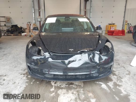 ✅ 2018 Tesla Model 3 Long Range Battery • VIN: 5YJ3E1EBXJF127632 • Lot: 42214133. Wystawiony na IAAI z przebiegiem 81 425 mil. Bezpłatny archiwum sprzedaży aukcyjnych z USA i szczegółowy raport historii pojazdu na DreamBid. Zdjęcie 13.