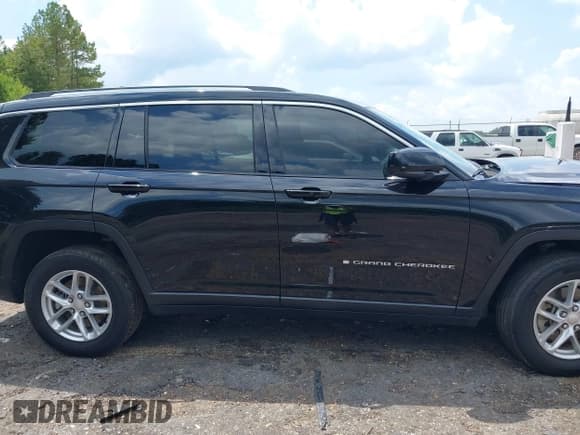 ✅ 2023 Jeep Grand Cherokee Altitude • VIN: 1C4RJKAG0P8824426 • Lot: 42822929. Listed on IAAI with 56,462 mi. Free auction sales archive from the USA and detailed vehicle history report at DreamBid. Image 13.