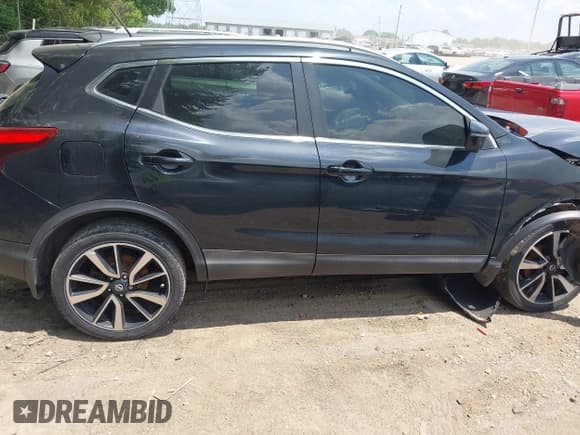 ✅ 2017 Nissan Rogue S • VIN: JN1BJ1CR9HW104696 • Lot: 42579125. Listed on IAAI with 51,856 mi. Free auction sales archive from the USA and detailed vehicle history report at DreamBid. Image 13.