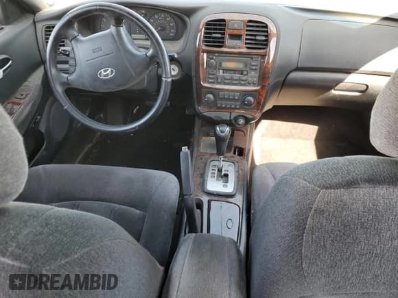 ✅ 2004 Hyundai Sonata GLS • VIN: KMHWF35H94A912775 • Lot: 48622745. Listed on Copart with 179,216 mi. Free auction sales archive from the USA and detailed vehicle history report at DreamBid. Image 8.