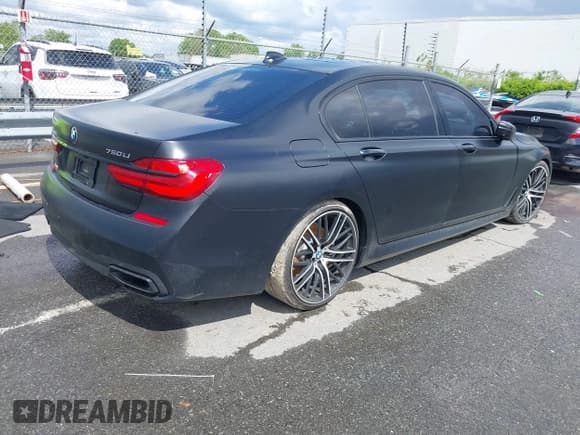 ✅ 2018 BMW 7 Series ALPINA B7 xDrive • VIN: WBA7F2C57JB238219 • Lot: 41996112. Wystawiony na IAAI z przebiegiem Nie podano. Bezpłatny archiwum sprzedaży aukcyjnych z USA i szczegółowy raport historii pojazdu na DreamBid. Zdjęcie 4.