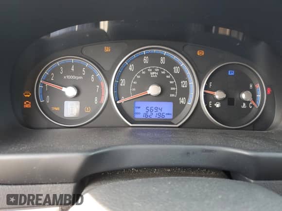 ✅ 2008 Hyundai Santa Fe SE • VIN: 5NMSH13EX8H227030 • Лот: 71400004. Размещён на Copart с пробегом 162 196 миль миль. Получите бесплатный доступ к архиву аукционных продаж из США и посмотрите подробный отчёт об истории автомобиля на DreamBid. Изображение 9.