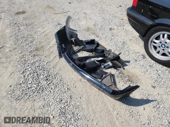 ✅ 1997 BMW 3 Series 328i • VIN: WBABK8324VET96973 • Lot: 71692915. Wystawiony na Copart z przebiegiem 113 994 mil. Bezpłatny archiwum sprzedaży aukcyjnych z USA i szczegółowy raport historii pojazdu na DreamBid. Zdjęcie 12.