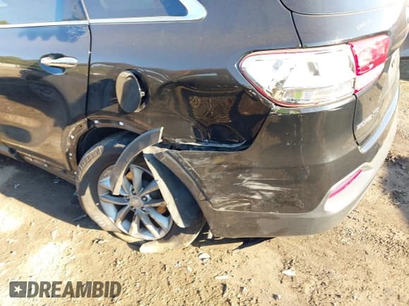 ✅ 2017 Kia Sorento LX • VIN: 5XYPGDA3XHG263175 • Lot: 43054558. Listed on IAAI with 153,018 mi. Free auction sales archive from the USA and detailed vehicle history report at DreamBid. Image 6.