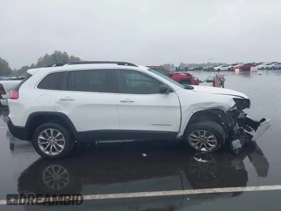 ✅ 2022 Jeep Cherokee Latitude Lux • VIN: 1C4PJLMX9ND513770 • Lot: 43559388. Listed on IAAI with 53,236 mi. Free auction sales archive from the USA and detailed vehicle history report at DreamBid. Image 13.