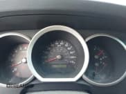 ✅ 2007 Toyota 4Runner SR5 • VIN: JTEZU14R778091799 • Lot: 43393804. Wystawiony na IAAI z przebiegiem 255 886 mil. Bezpłatny archiwum sprzedaży aukcyjnych z USA i szczegółowy raport historii pojazdu na DreamBid. Zdjęcie 7.