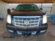 ✅ 2013 Cadillac Escalade Platinum Edition • VIN: 1GYS4DEF4DR364841 • Лот: 86795075. Опубликован ранее на Copart с пробегом 213 984 миль. Бесплатный доступ к архиву аукционных продаж из США и подробный отчёт об истории автомобиля на DreamBid. Изображение 5.