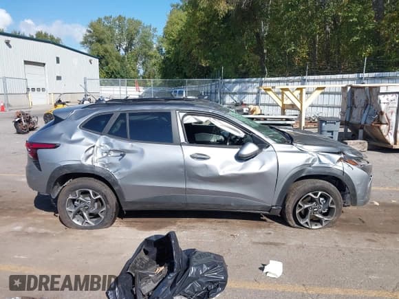 ✅ 2025 Chevrolet Trax LT • VIN: KL77LHEP7SC209700 • Лот: 43384513. Опубликован ранее на IAAI с пробегом 3 139 миль. Бесплатный доступ к архиву аукционных продаж из США и подробный отчёт об истории автомобиля на DreamBid. Изображение 14.