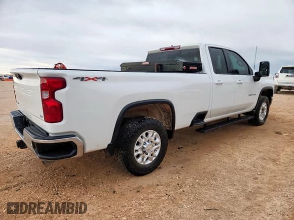 ✅ 2022 Chevrolet Silverado 2500HD LT • VIN: 1GC5YNE70NF210779 • Lot: 92247705. Listed on Copart with 41,581 mi. Free auction sales archive from the USA and detailed vehicle history report at DreamBid. Image 3.