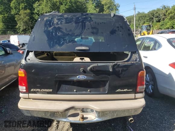 ✅ 2000 Ford Explorer Eddie Bauer • VIN: 1FMZU74E6YZA63598 • Lot: 69906605. Wystawiony na Copart z przebiegiem 186 906 mil. Bezpłatny archiwum sprzedaży aukcyjnych z USA i szczegółowy raport historii pojazdu na DreamBid. Zdjęcie 6.