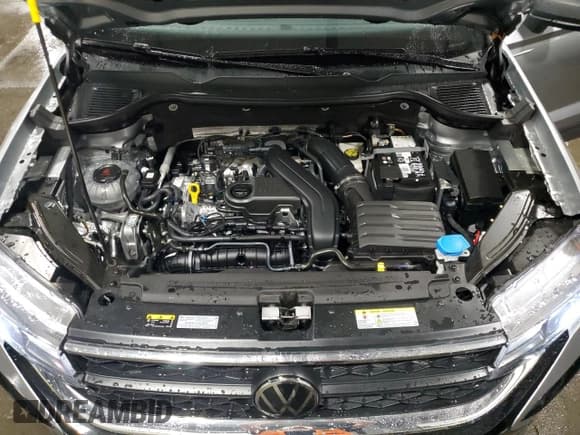 ✅ 2024 Volkswagen Taos S • VIN: 3VV8X7B21RM121220 • Lot: 80862005. Wystawiony na Copart z przebiegiem 1 749 mil. Bezpłatny archiwum sprzedaży aukcyjnych z USA i szczegółowy raport historii pojazdu na DreamBid. Zdjęcie 12.