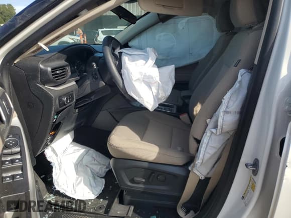 ✅ 2024 Ford Explorer XLT • VIN: 1FMSK7DH5RGA20949 • Lot: 89809415. Wystawiony na Copart z przebiegiem 16 394 mil. Bezpłatny archiwum sprzedaży aukcyjnych z USA i szczegółowy raport historii pojazdu na DreamBid. Zdjęcie 7.