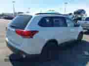 2019 Mitsubishi Outlander SE z VIN JA4AD3A33KZ030220, wystawiony jako IAAI lot #41749030 z przebiegiem 94 435 mil mil oraz . Historia ofert i sprzedaży dostępna na DreamBid. Obrazek 4.