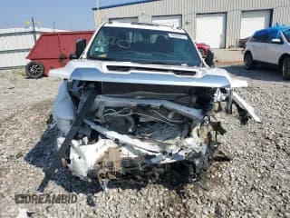 ✅ 2022 GMC Sierra 3500HD Denali • VIN: 1GT49WEY3NF358710 • Lot: 86866795. Wystawiony na Copart z przebiegiem Nie podano. Bezpłatny archiwum sprzedaży aukcyjnych z USA i szczegółowy raport historii pojazdu na DreamBid. Zdjęcie 5.