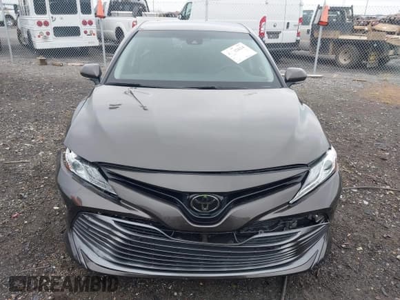 ✅ 2018 Toyota Camry LE • VIN: 4T1B11HK3JU021481 • Лот: 43082624. Опубликован ранее на IAAI с пробегом 46 951 миль. Бесплатный доступ к архиву аукционных продаж из США и подробный отчёт об истории автомобиля на DreamBid. Изображение 12.