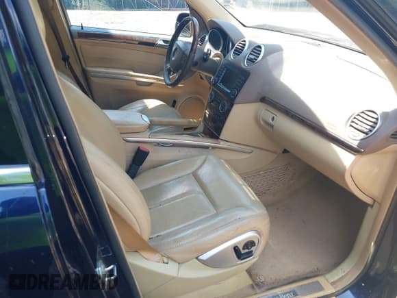 ✅ 2008 Mercedes-Benz GL 550 • VIN: 4JGBF86E58A379278 • Lot: 42765813. Wystawiony na IAAI z przebiegiem 233 606 mil. Bezpłatny archiwum sprzedaży aukcyjnych z USA i szczegółowy raport historii pojazdu na DreamBid. Zdjęcie 5.