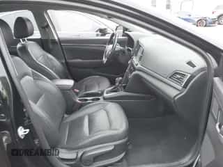 2017 Hyundai Elantra SE z VIN 5NPD84LF1HH127971, wystawiony jako IAAI lot #43460523 z przebiegiem 144 237 mil mil oraz . Historia ofert i sprzedaży dostępna na DreamBid. Obrazek 5.