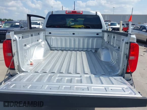 ✅ 2017 Chevrolet Colorado 2WD WT • VIN: 1GCGSBEAXH1140780 • Lot: 42335328. Listed on IAAI with 132,481 mi. Free auction sales archive from the USA and detailed vehicle history report at DreamBid. Image 18.