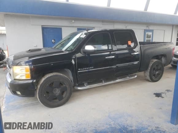 ✅ 2011 Chevrolet Silverado 1500 LT • VIN: 3GCPCSE03BG128919 • Lot: 85560715. Listed on Copart with 235,776 mi. Free auction sales archive from the USA and detailed vehicle history report at DreamBid. Image 1.