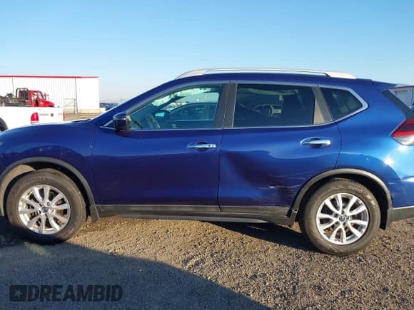✅ 2018 Nissan Rogue SV • VIN: 5N1AT2MV4JC733290 • Лот: 43761740. Опубликован ранее на IAAI с пробегом 111 372 миль. Бесплатный доступ к архиву аукционных продаж из США и подробный отчёт об истории автомобиля на DreamBid. Изображение 14.