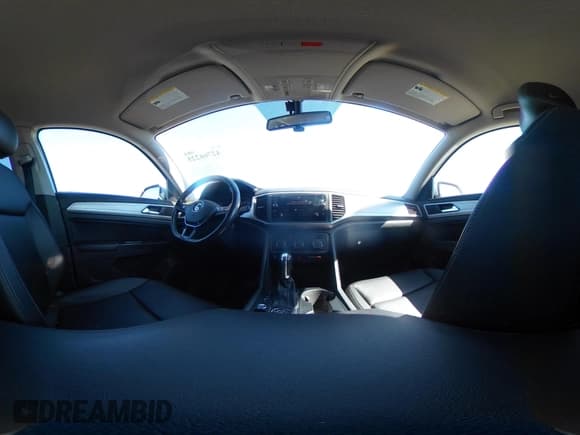 ✅ 2018 Volkswagen Atlas SE • VIN: 1V2KR2CA9JC554327 • Lot: 42766225. Wystawiony na IAAI z przebiegiem 157 749 mil. Bezpłatny archiwum sprzedaży aukcyjnych z USA i szczegółowy raport historii pojazdu na DreamBid. Zdjęcie 18.