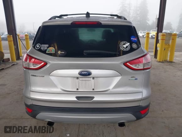 ✅ 2013 Ford Escape SE • VIN: 1FMCU9G99DUD86681 • Lot: 43745061. Wystawiony na IAAI z przebiegiem 182 623 mil. Bezpłatny archiwum sprzedaży aukcyjnych z USA i szczegółowy raport historii pojazdu na DreamBid. Zdjęcie 16.