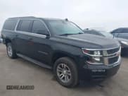 ✅ 2019 Chevrolet Suburban LT • VIN: 1GNSCHKCXKR356581 • Lot: 43382678. Wystawiony na IAAI z przebiegiem 112 699 mil. Bezpłatny archiwum sprzedaży aukcyjnych z USA i szczegółowy raport historii pojazdu na DreamBid. Zdjęcie 1.