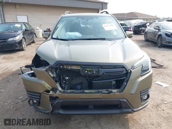 ✅ 2024 Subaru Forester Limited • VIN: JF2SKALC5RH428838 • Lot: 42377288. Listed on IAAI with 15,443 mi. Free auction sales archive from the USA and detailed vehicle history report at DreamBid. Image 12.