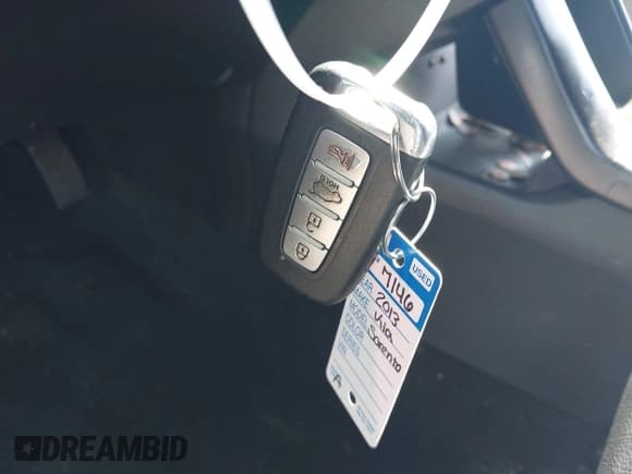 ✅ 2013 Kia Sorento EX • VIN: 5XYKU4A60DG330955 • Lot: 42354083. Listed on IAAI with 144,962 mi. Free auction sales archive from the USA and detailed vehicle history report at DreamBid. Image 11.