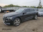 ✅ 2019 Audi e-tron Premium Plus • VIN: WA1LAAGE5KB009439 • Lot: 50514093. Wystawiony na Copart z przebiegiem 32 382 mil. Bezpłatny archiwum sprzedaży aukcyjnych z USA i szczegółowy raport historii pojazdu na DreamBid. Zdjęcie 1.
