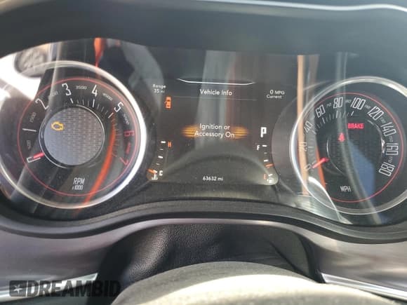 ✅ 2017 Dodge Challenger T/A 392 • VIN: 2C3CDZFJ6HH514646 • Lot: 73401334. Wystawiony na Copart z przebiegiem 63 632 mil. Bezpłatny archiwum sprzedaży aukcyjnych z USA i szczegółowy raport historii pojazdu na DreamBid. Zdjęcie 9.