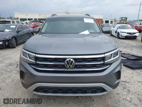 ✅ 2023 Volkswagen Atlas SE • VIN: 1V2JP2CA9PC552717 • Lot: 41906799. Listed on IAAI with 2,336 mi. Free auction sales archive from the USA and detailed vehicle history report at DreamBid. Image 12.