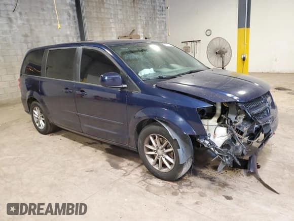 ✅ 2014 Dodge Grand Caravan R/T • VIN: 2C4RDGEG2ER184932 • Lot: 68705615. Listed on Copart with 180,599 mi. Free auction sales archive from the USA and detailed vehicle history report at DreamBid. Image 4.