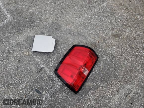 2016 Chevrolet Silverado 3500HD High Country с VIN 1GC4K1E89GF275907, выставлен на аукционе Copart как лот 60917955 с пробегом 215 063 миль миль и Списание • Salvage title. История ставок и продаж доступна на DreamBid. Изображение 12.