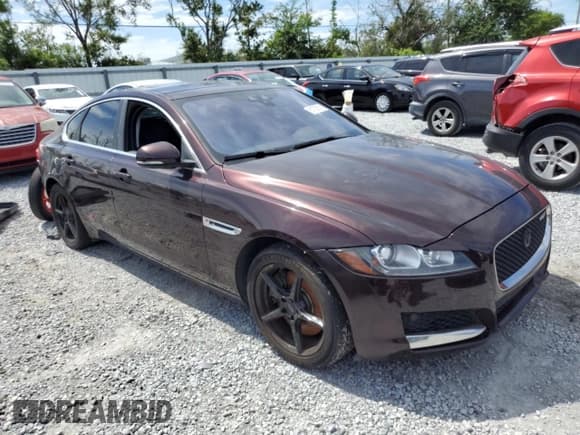 ✅ 2016 Jaguar XF 35t Premium • VIN: SAJBD4BV3GCY17762 • Lot: 81752875. Listed on Copart with 84,495 mi. Free auction sales archive from the USA and detailed vehicle history report at DreamBid. Image 4.
