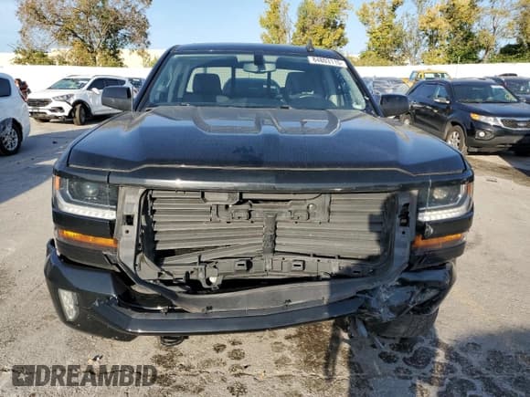 ✅ 2018 Chevrolet Silverado 1500 LT • VIN: 1GCVKREC7JZ304334 • Lot: 84803115. Wystawiony na Copart z przebiegiem 93 084 mil. Bezpłatny archiwum sprzedaży aukcyjnych z USA i szczegółowy raport historii pojazdu na DreamBid. Zdjęcie 5.