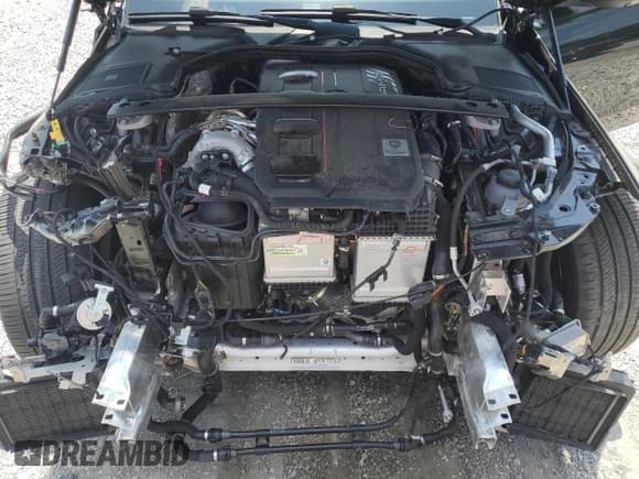 ✅ 2025 Mercedes-Benz C 63 S AMG E Performance • VIN: W1KAF8AB6SR254754 • Lot: 66328055. Wystawiony na Copart z przebiegiem 12 281 mil. Bezpłatny archiwum sprzedaży aukcyjnych z USA i szczegółowy raport historii pojazdu na DreamBid. Zdjęcie 11.