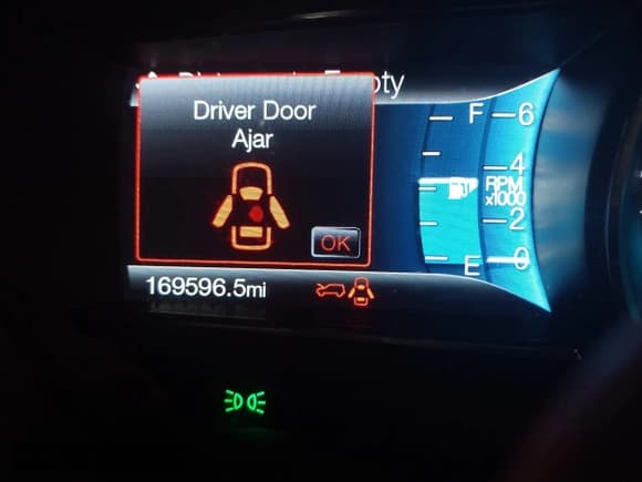 ✅ 2016 Ford Explorer XLT • VIN: 1FM5K8D80GGC83737 • Lot: 43458742. Wystawiony na IAAI z przebiegiem 169 596 mil. Bezpłatny archiwum sprzedaży aukcyjnych z USA i szczegółowy raport historii pojazdu na DreamBid. Zdjęcie 16.