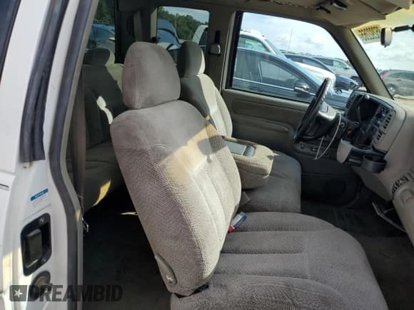 ✅ 1997 Chevrolet Silverado 1500 • VIN: 2GCEC19R9V1133209 • Lot: 85292265. Listed on Copart with 198,668 mi. Free auction sales archive from the USA and detailed vehicle history report at DreamBid. Image 10.