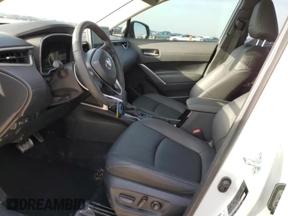 ✅ 2024 Toyota Corolla Cross XLE • VIN: 7MUDAAAGXRV089141 • Lot: 44672475. Listed on Copart with 8,519 mi. Free auction sales archive from the USA and detailed vehicle history report at DreamBid. Image 7.