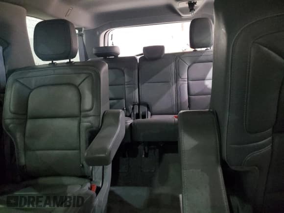 ✅ 2018 Lincoln Navigator Select • VIN: 5LMJJ3JTXJEL08107 • Lot: 57794975. Wystawiony na Copart z przebiegiem 97 905 mil. Bezpłatny archiwum sprzedaży aukcyjnych z USA i szczegółowy raport historii pojazdu na DreamBid. Zdjęcie 10.